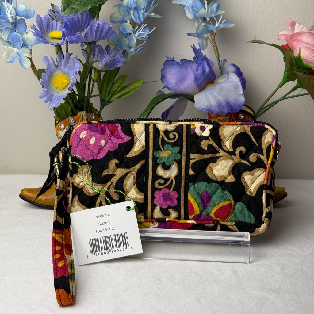 Nwt Vera Bradley Suzani Wristlet Wallet Retired Pattern